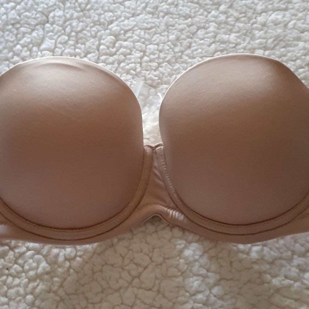 38 C strapless bra
